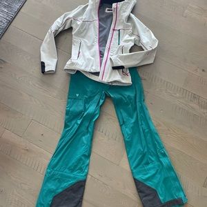 Stoic women’s ski suit, jacket and pants, light weight